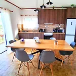 Semesterbostad Sea View House Ii *